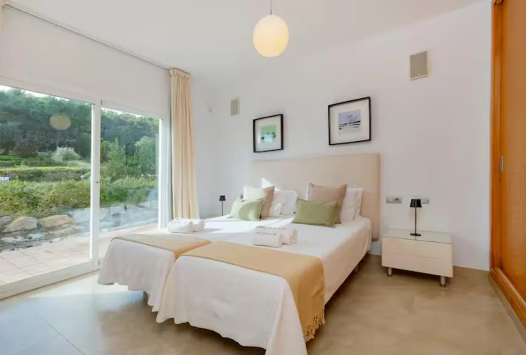 Villa bedroom