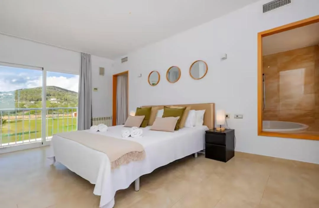 Master suite