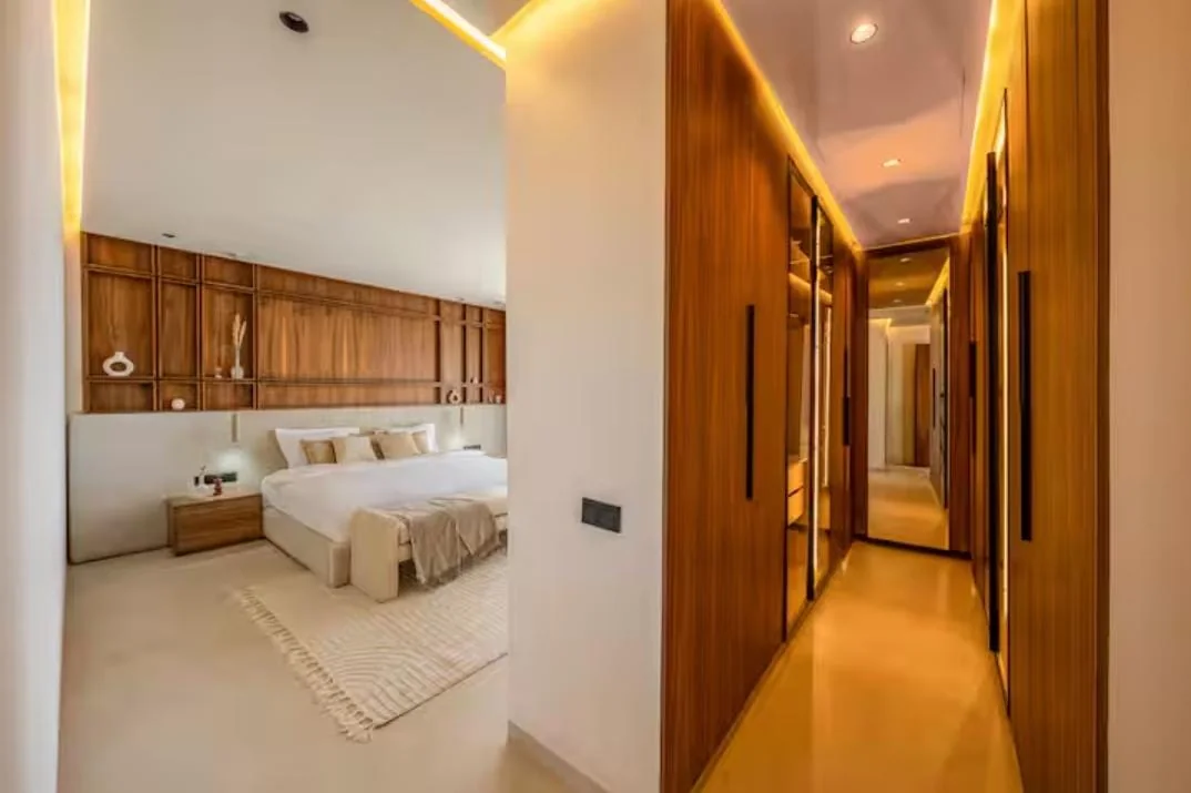 Suite and dressing