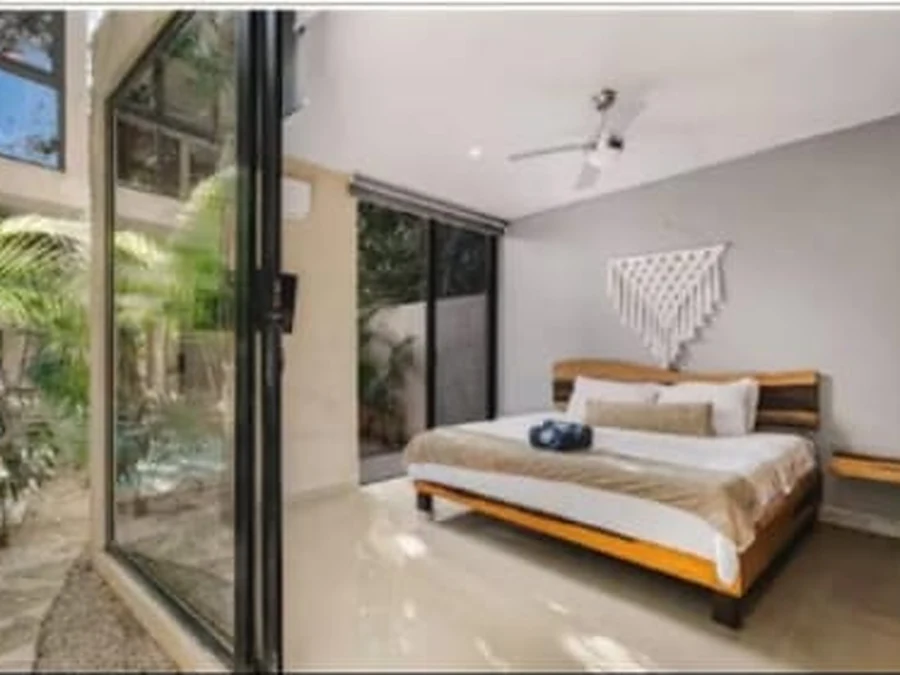 Bedroom opening onto the garden